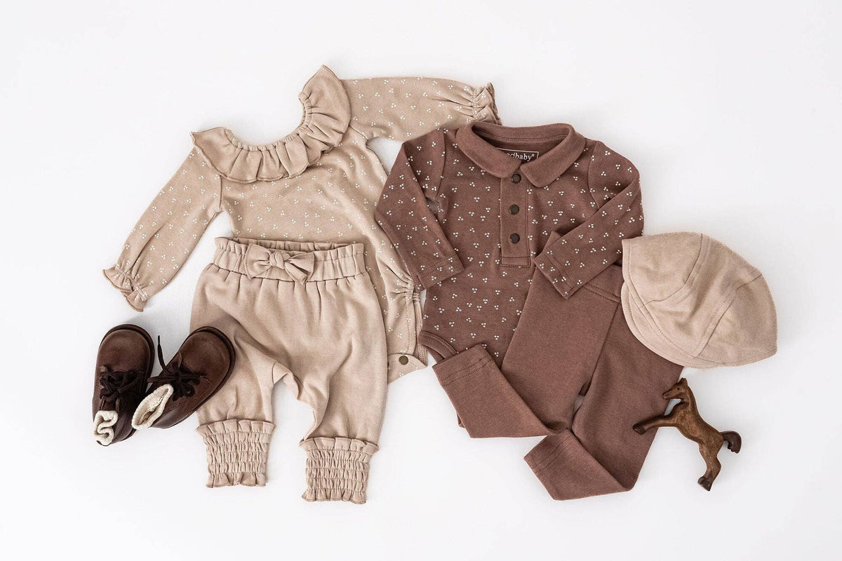 Oatmeal Dots | Organic Ruffle Neck Bodysuit: 9-12m
